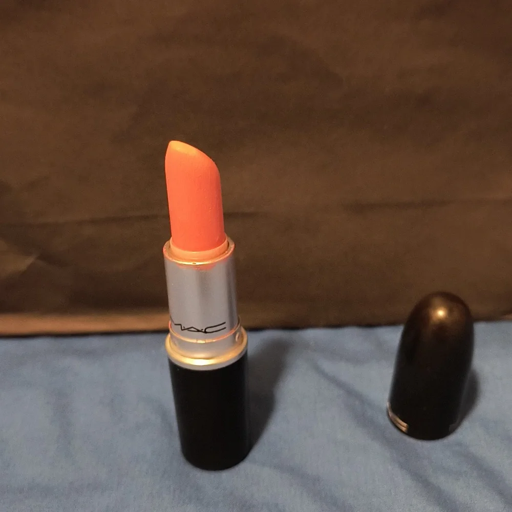 MAC Cosmetics Riot House A36 Matte - Picture 1 of 4